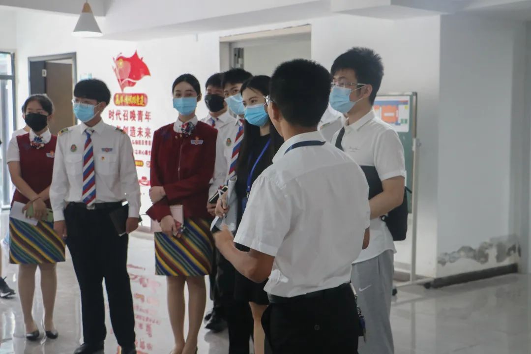 交流学习共进步——天府新区航空旅游职业学院团委、天府新区信息职业学院团委来我校交流学习(图2)