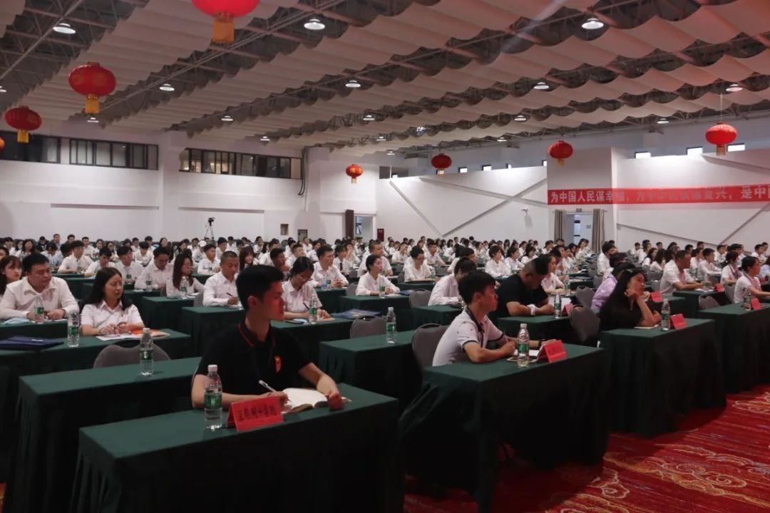 温暖而振奋,学校党委书记开学第一课开讲啦!!(图2)