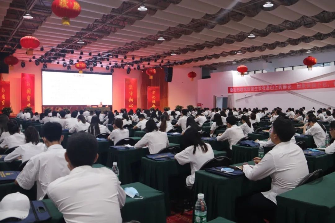 温暖而振奋，学校党委书记开学第一课开讲啦！！(图7)