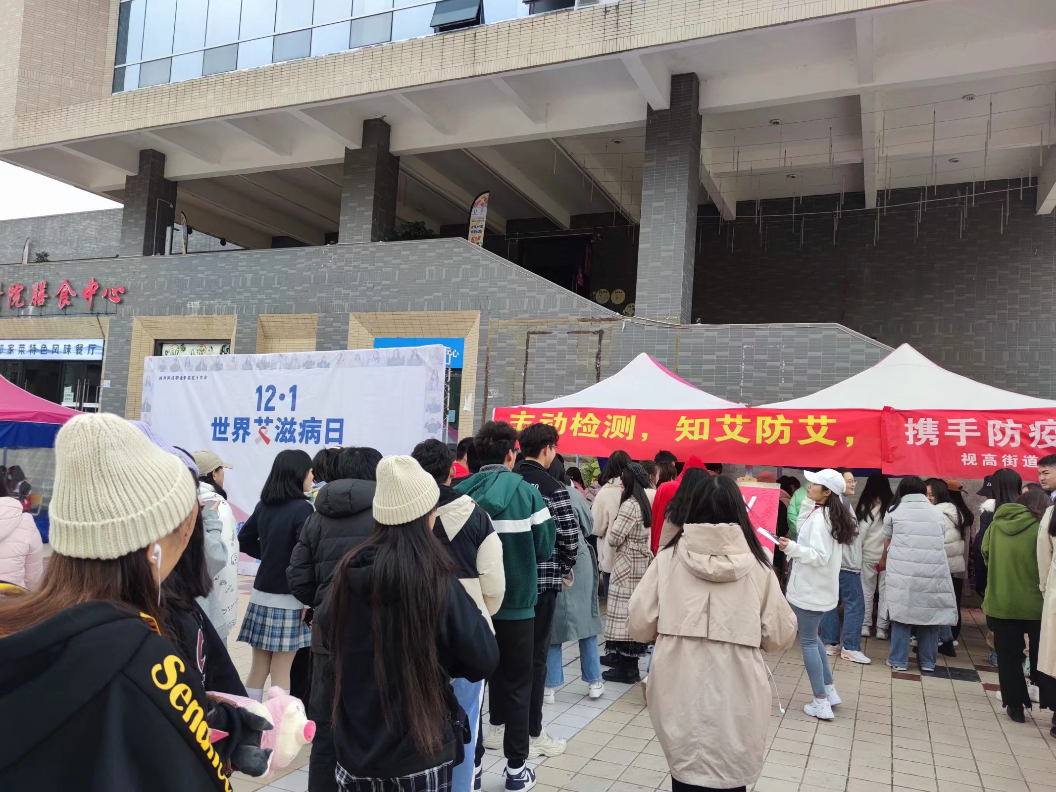 23-201205133T3b9.jpg