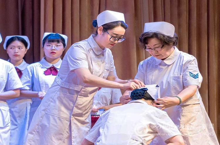 “弘扬南丁格尔精神·培养优秀护理人才” 四川科技职业学院举办“5.12”国际护士节纪念晚会(图2)