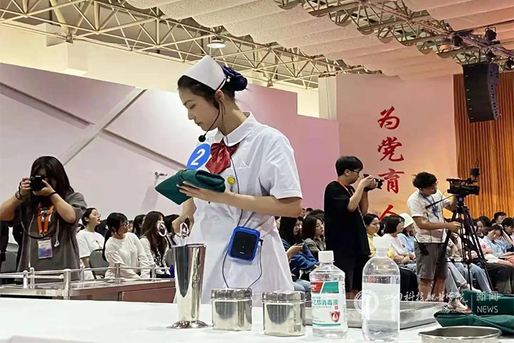 我校医护学院举行第六届护理技能大赛(图1)