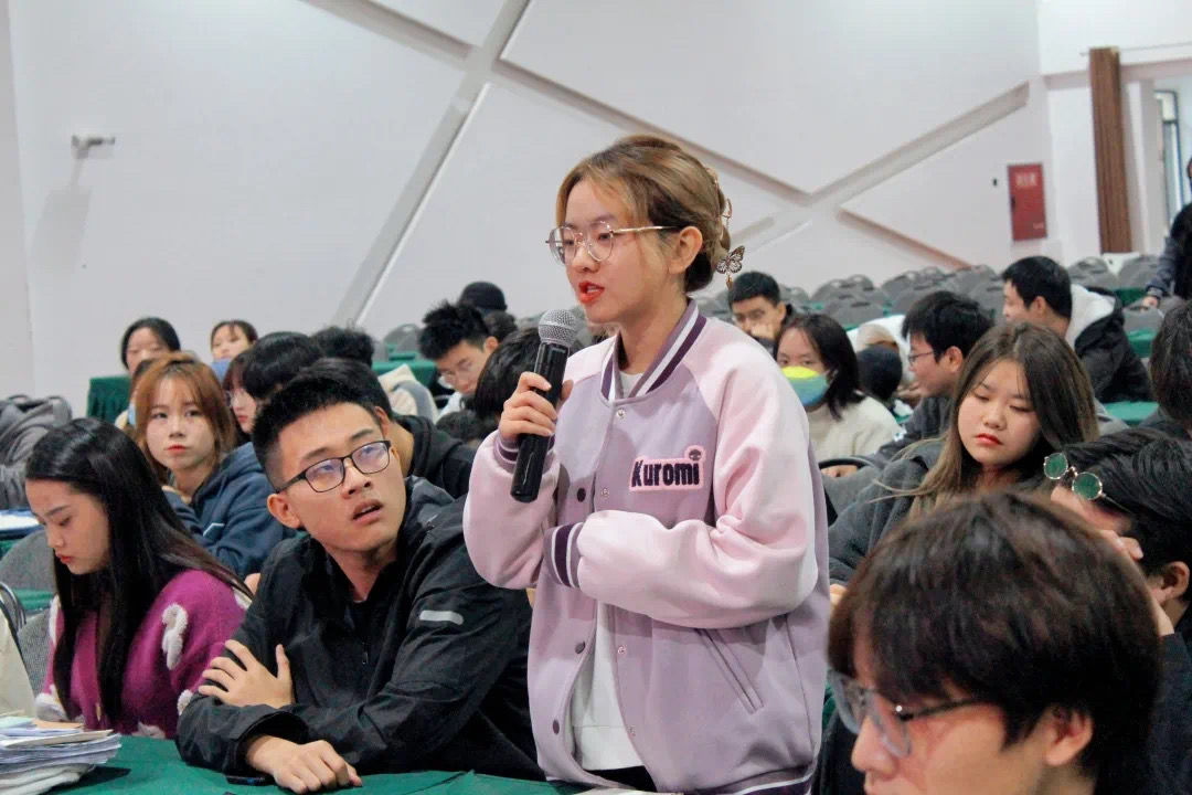 四川科技职业学院学生社团管理服务中心召开了社团干部及社管干事培训大会(图5)