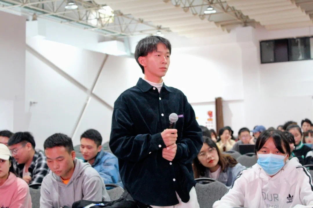 四川科技职业学院学生社团管理服务中心召开了社团干部及社管干事培训大会(图6)