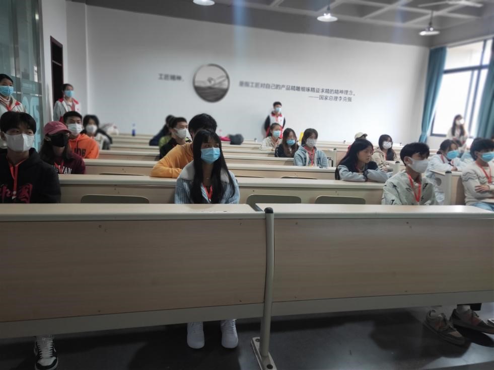 1-221115145R2361.jpg